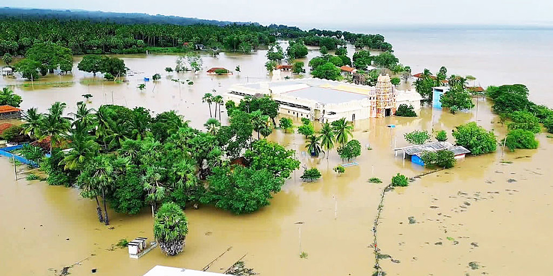 壊滅的な洪水被害の救援と復興支援を主導