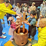 子育て支援事業 園児の餅つき体験