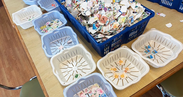 使用済み切手が誰かの心を温める