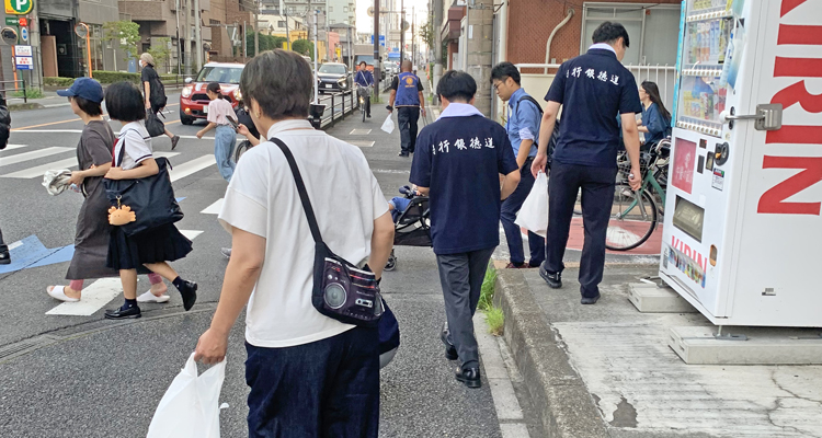 地域と共に5年目へ ロードサポート清掃活動